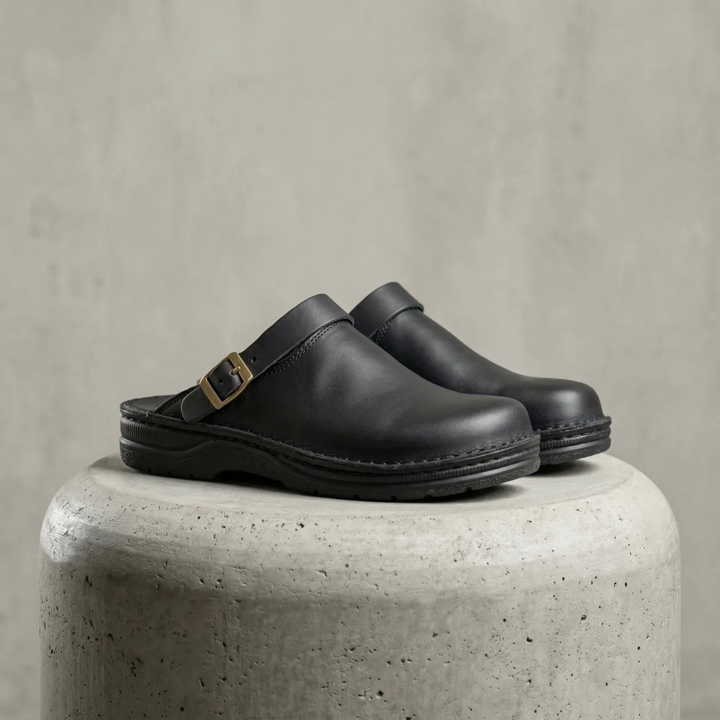 Holverk — Men's Ergonomic Vegan Leather Clog