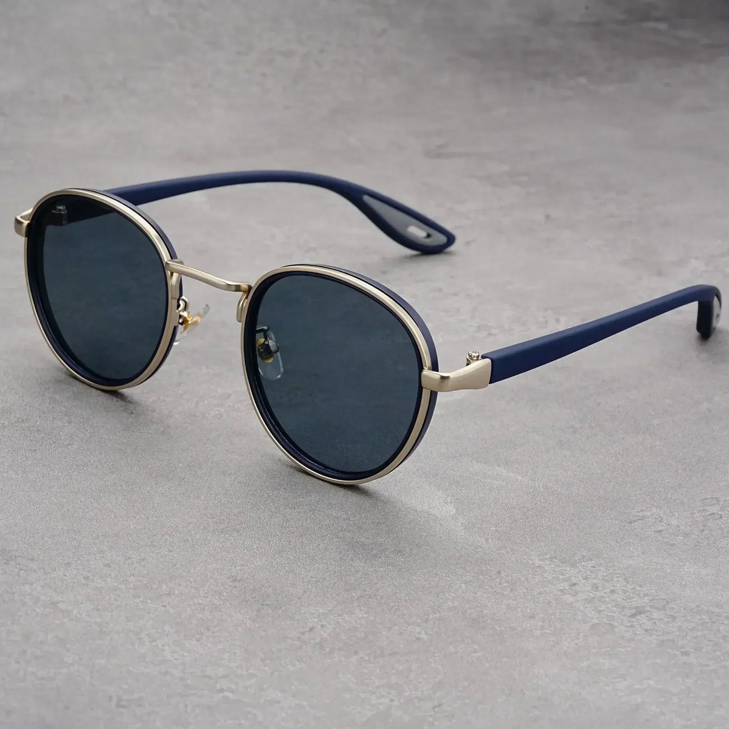Carson Rift — Vintage Round Sunglasses